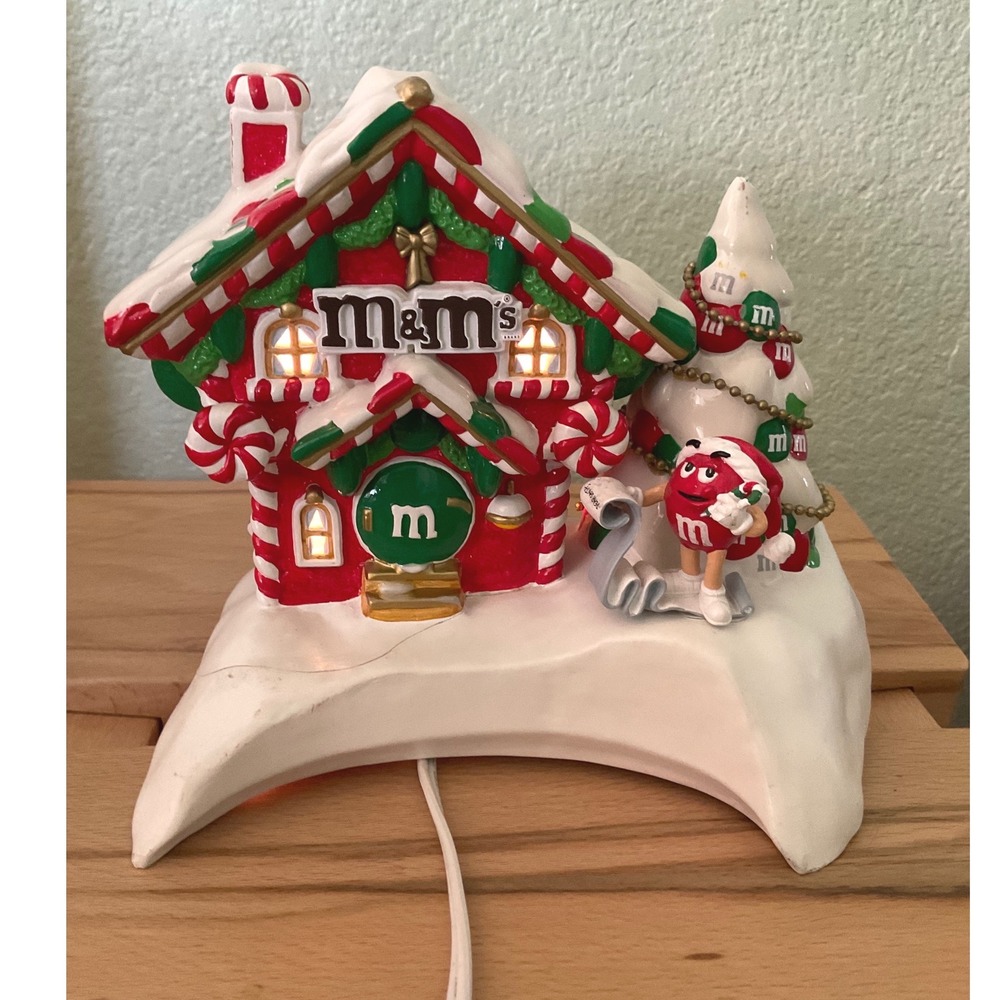 M&M's Candy House Dept 56 Christmas Village Light Up Ceramic 2004 flaw